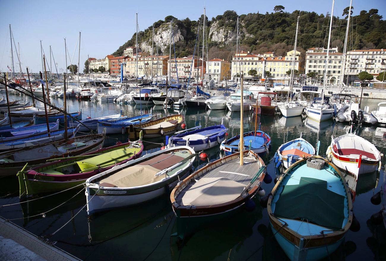 des bateaux dans un port