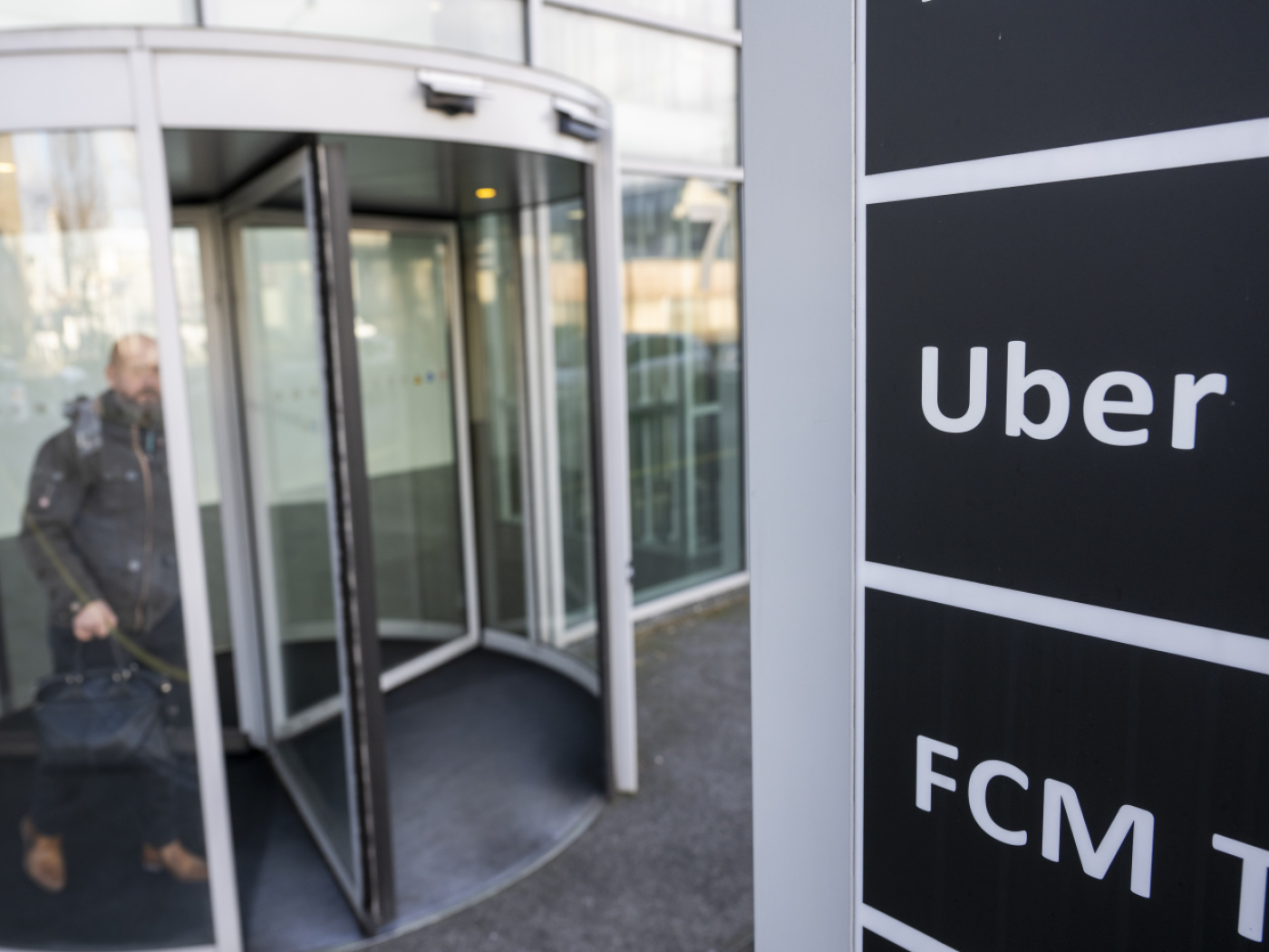 Geneva: Uber drivers subject to the law on services