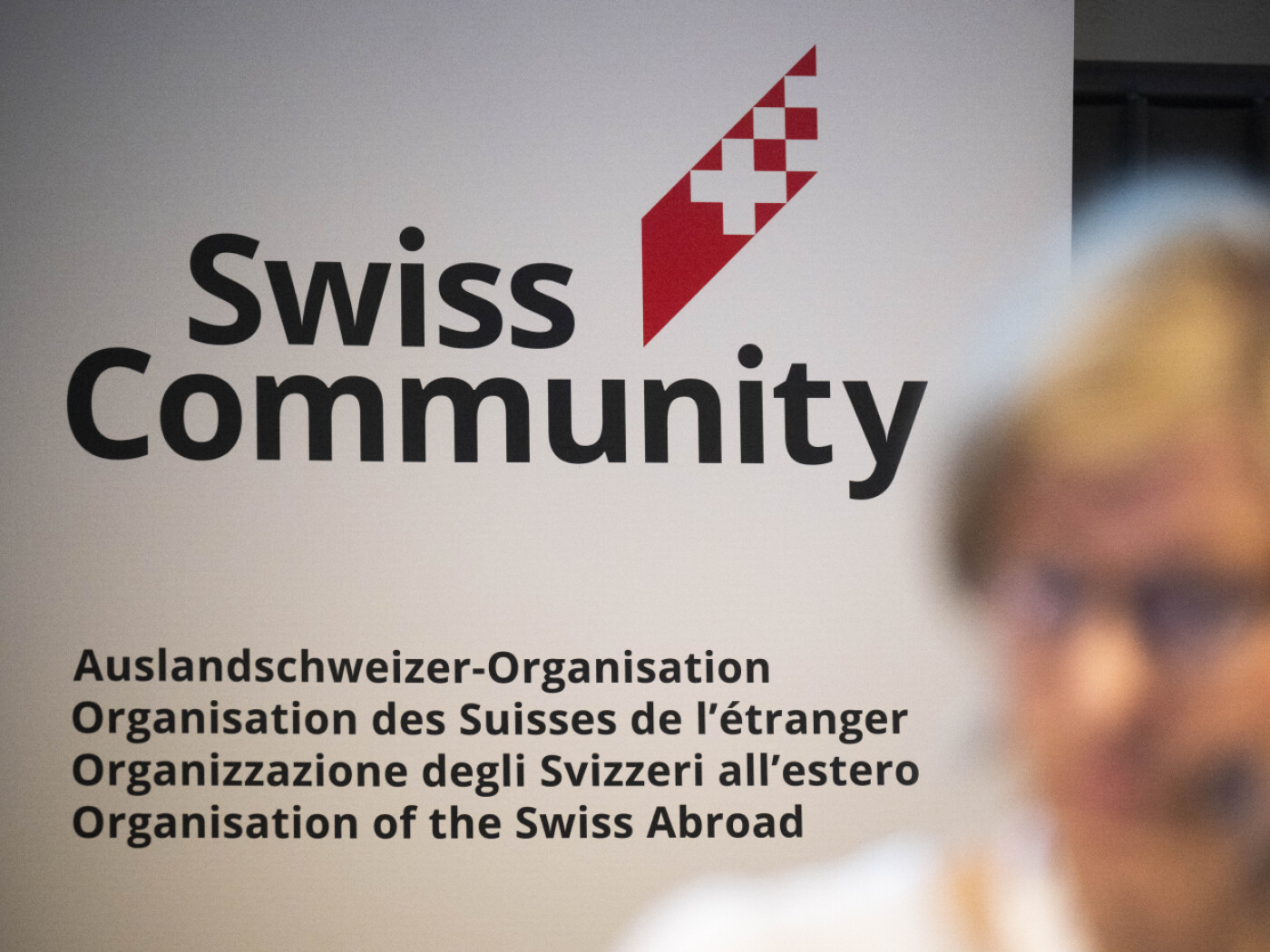 Swiss abroad elect their representatives online for the first time