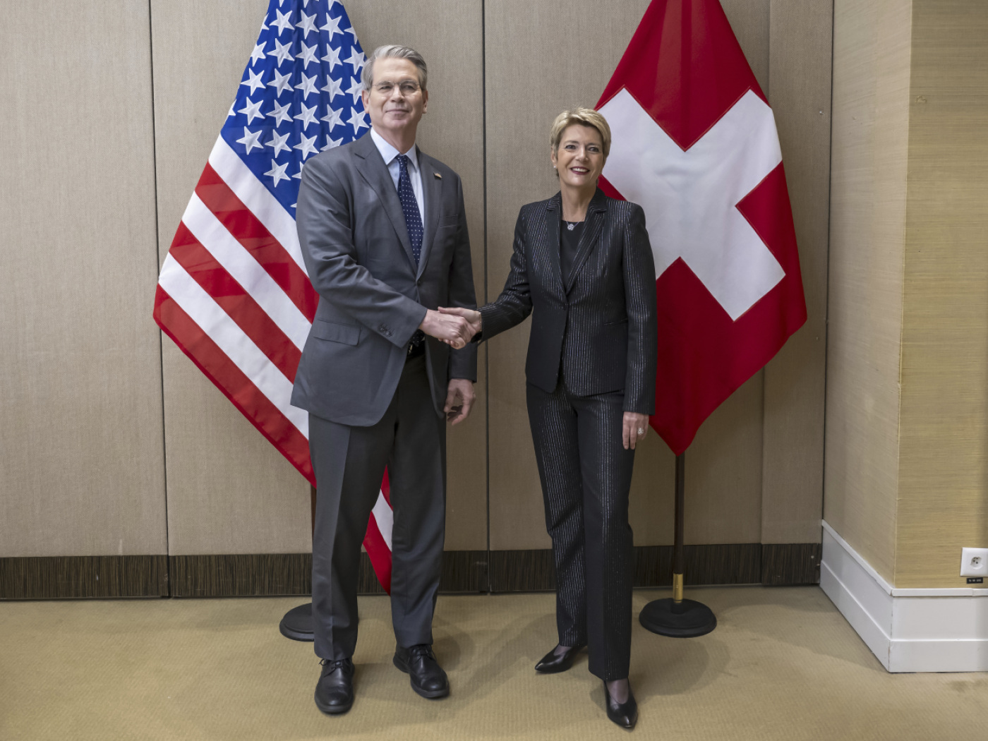 Il segretario al Tesoro americano, Scott Bessent e Karin Keller Sutter.
