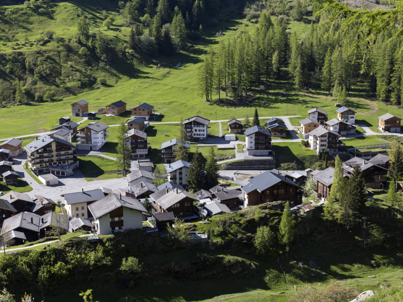 Quiet night in the Lötschental region threatened by landslides
