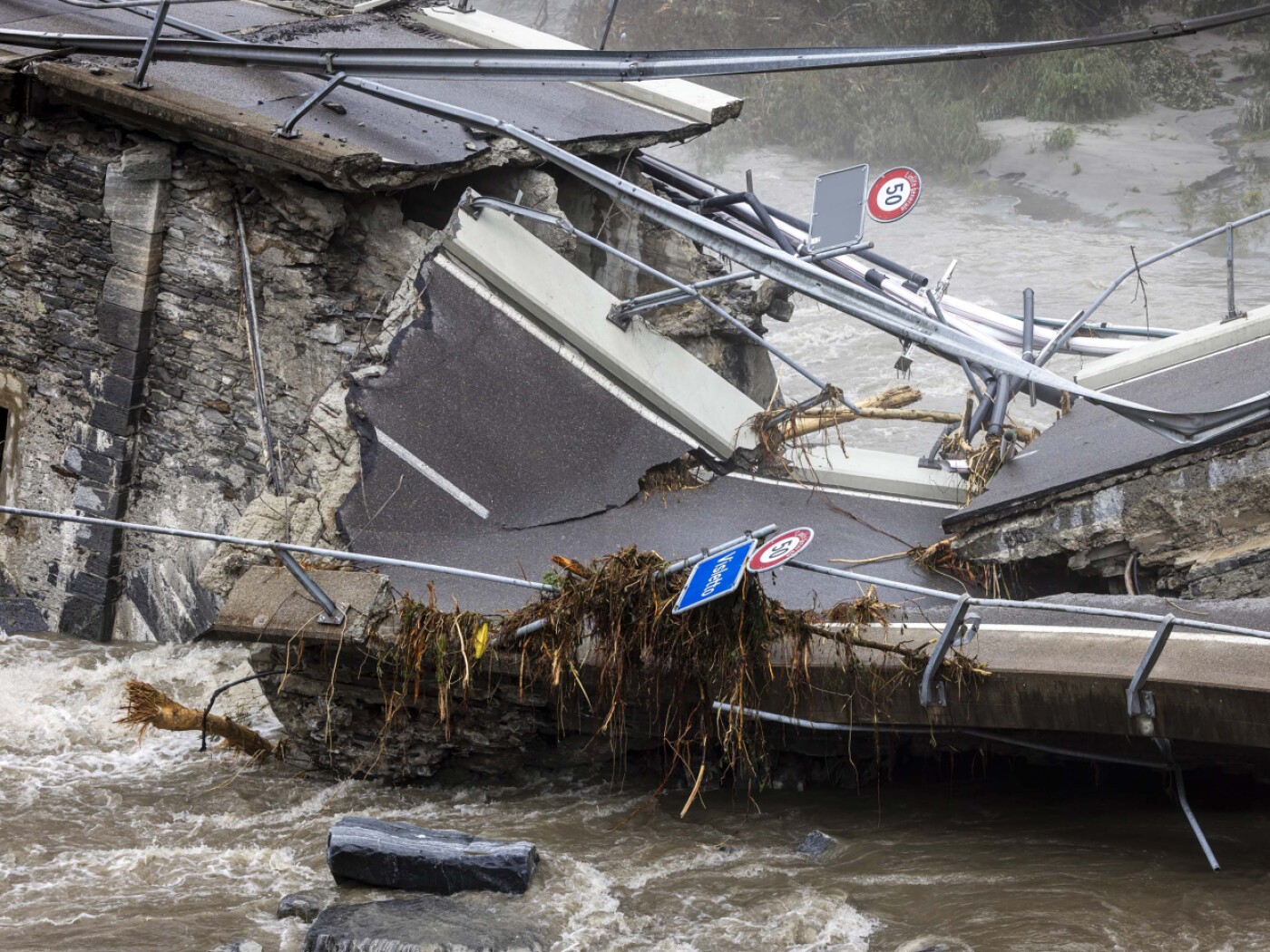 Government intends to allocate more funds to cantons affected by bad weather