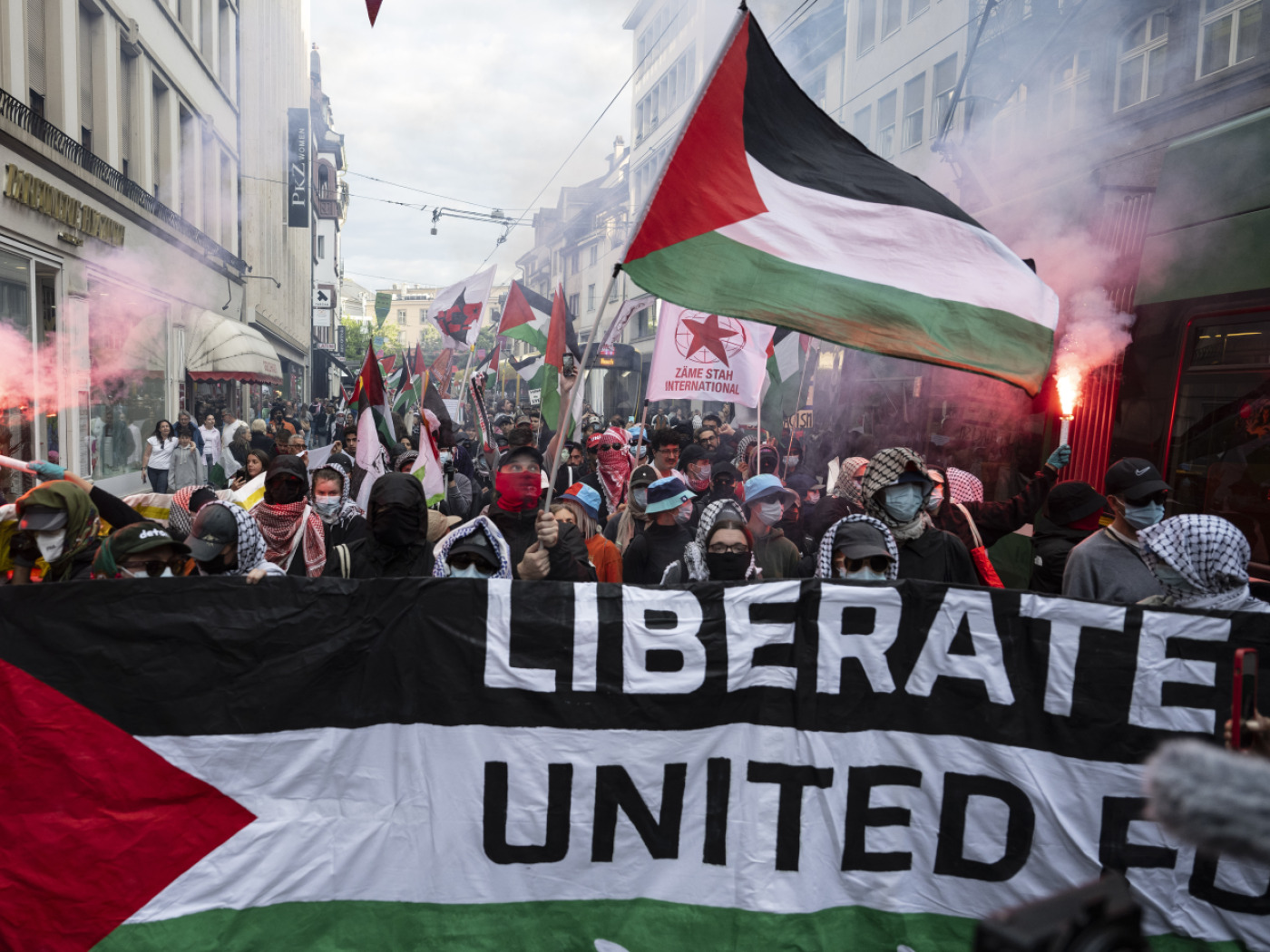 Three police officers injured during a demonstration in Basel