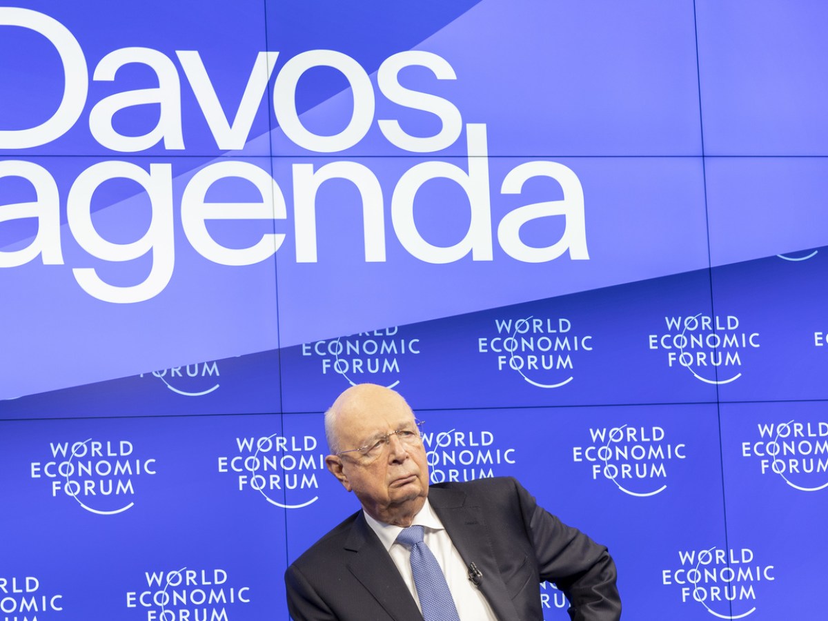 施瓦布与世界经济论坛的权力争斗- SWI swissinfo.ch