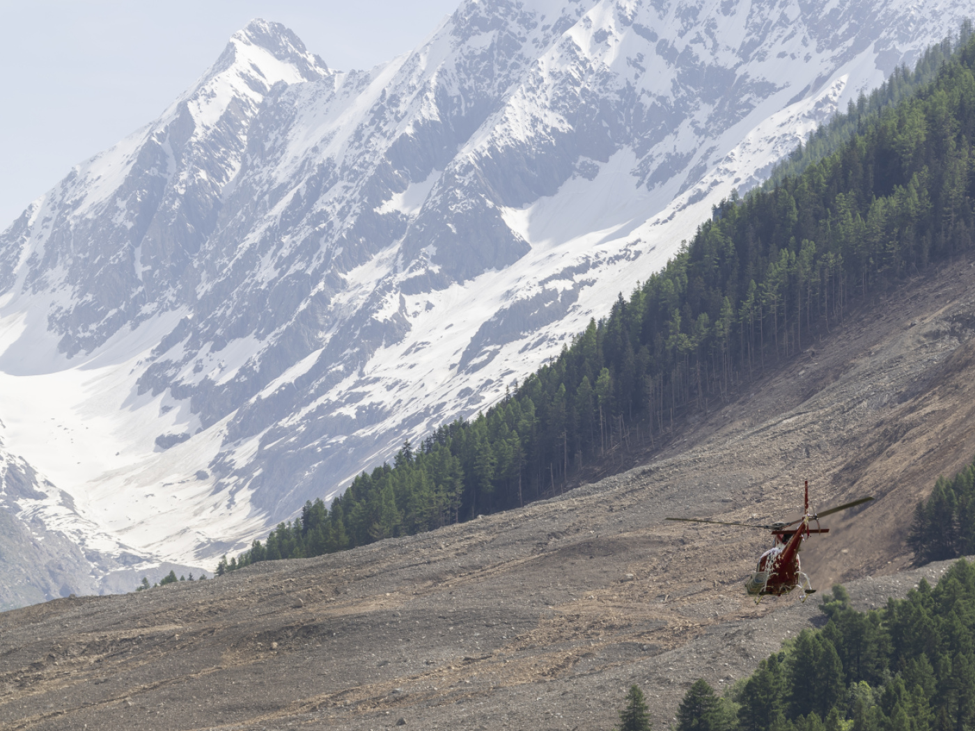 Situation in Blatten VS stable - steady rockfall continues