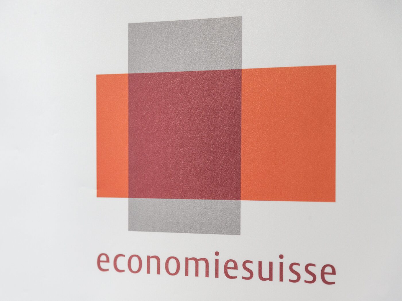 Economiesuisse expects export slump after strong start to the year