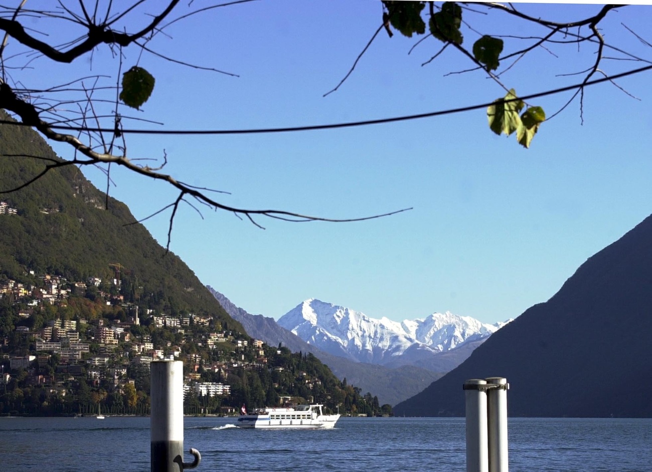Vista da Lugano su Porlezza e la Val Cavargna.