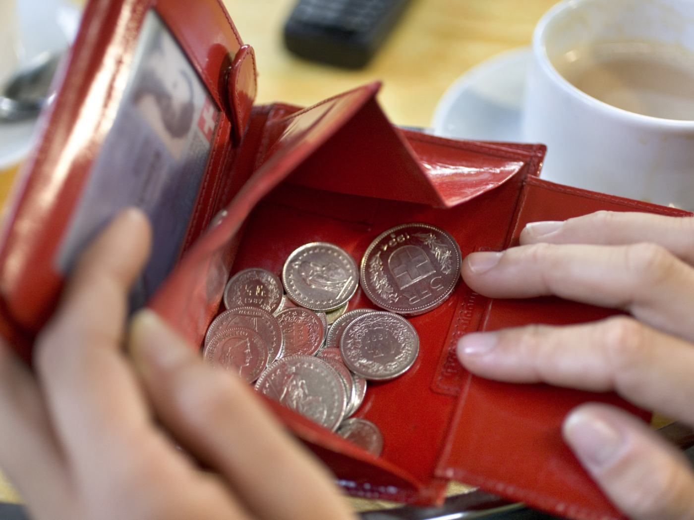 Swiss stick to tipping in cash