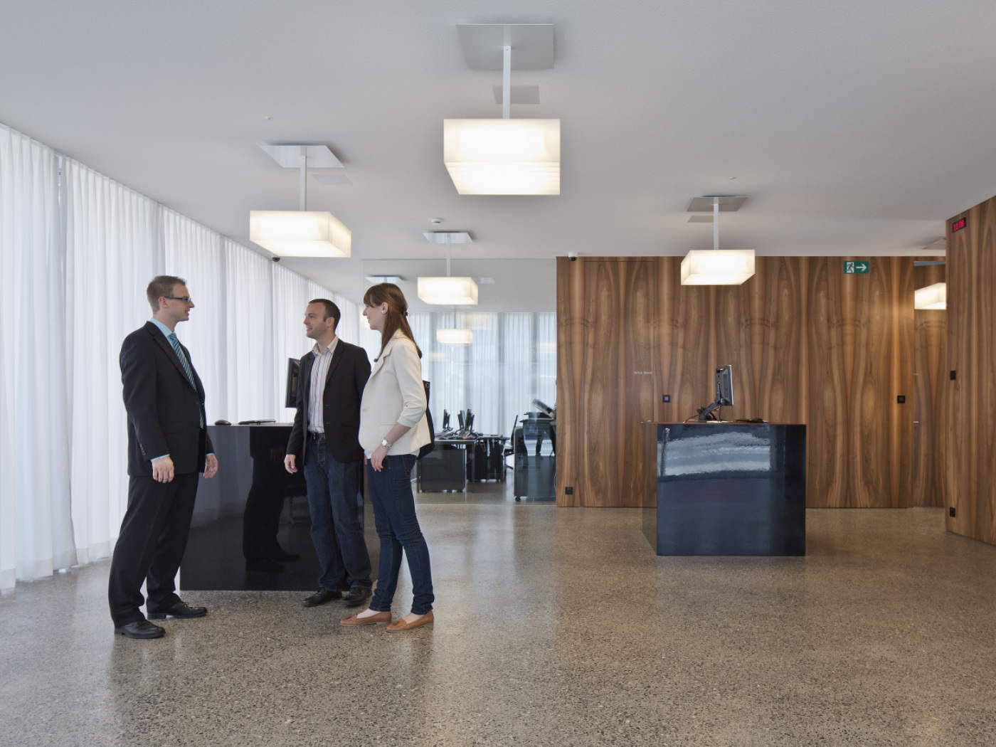 Swiss banks: customers praise security, criticise interest rates