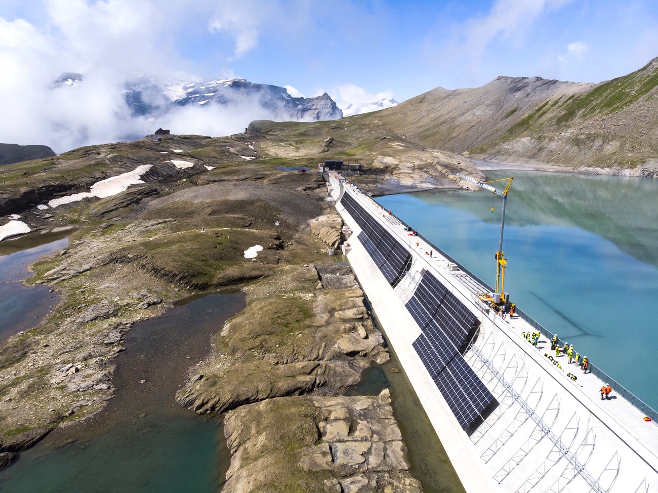 Solar panels on the Muttsee dam in the Glarus Alps, August 2021.