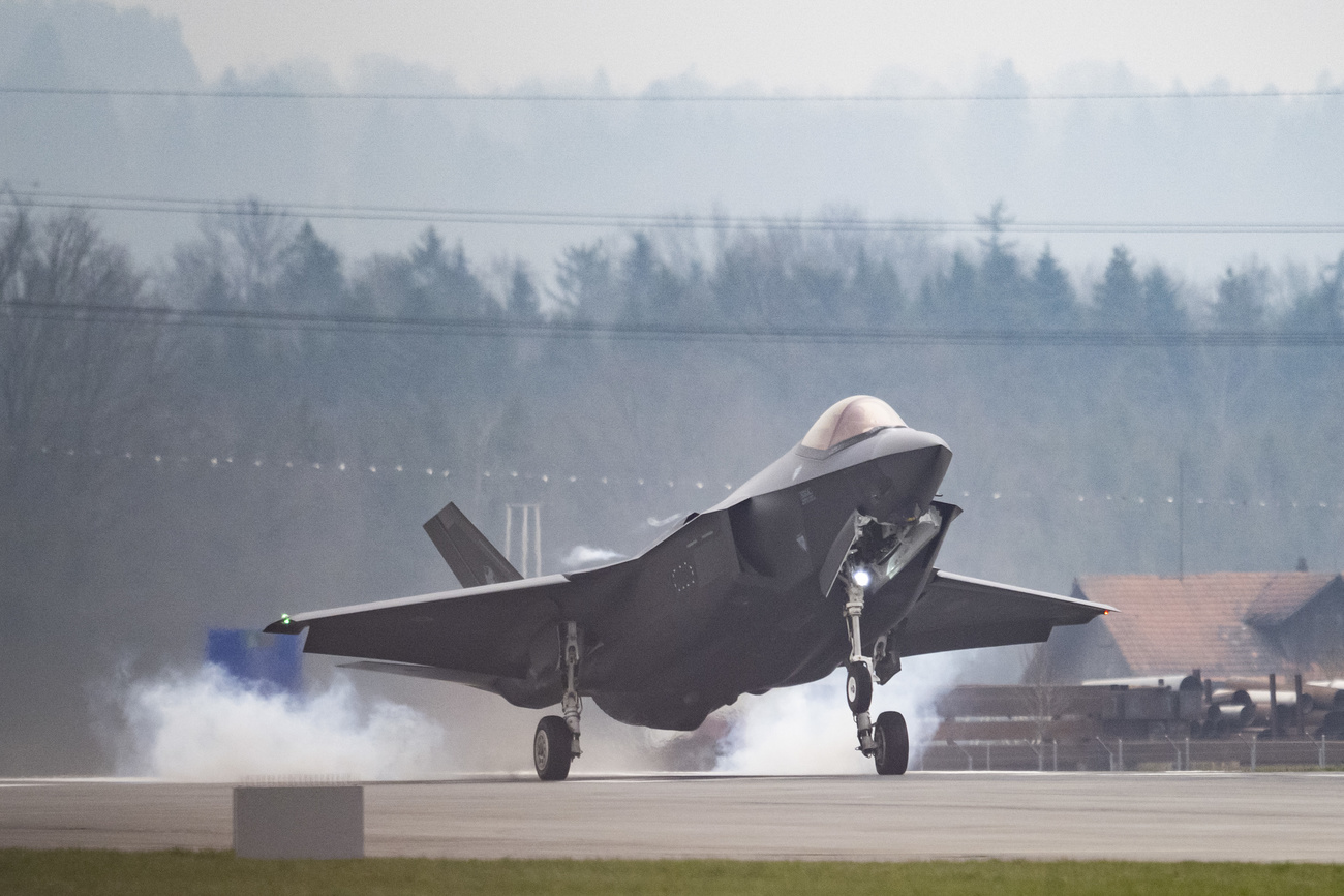 An F-35 fighter jet lands at Emmen military airfield in Switzerland in 2022.
