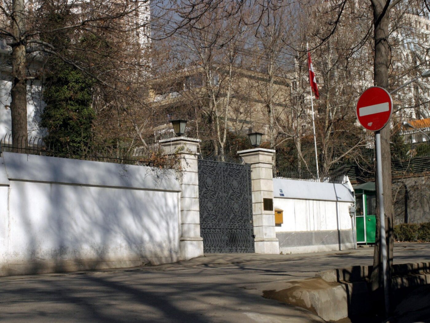Iranian ambassador leaves Tehran: embassy closed