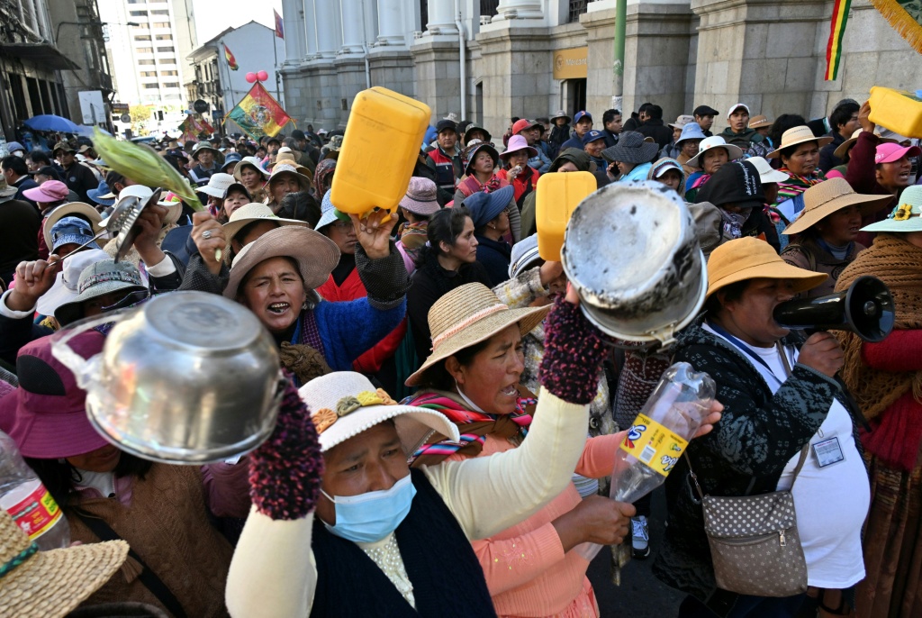 Campesinos radicalizan protestas en Bolivia por vetada candidatura de Evo Morales - SWI swissinfo.ch