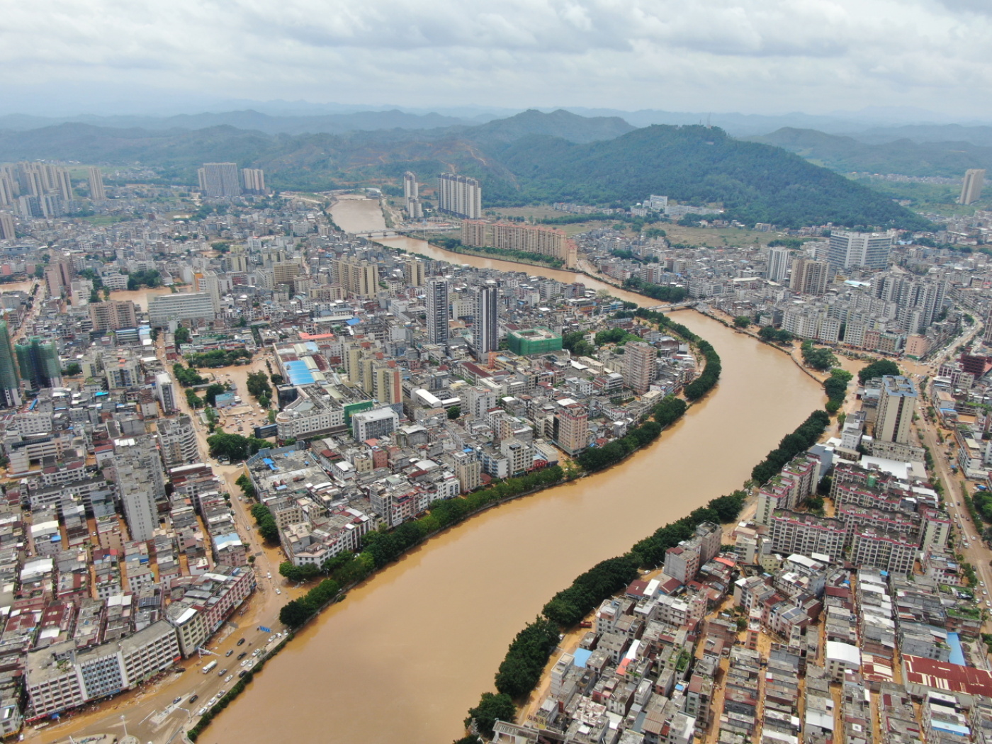 over 80,000 evacuated after floods