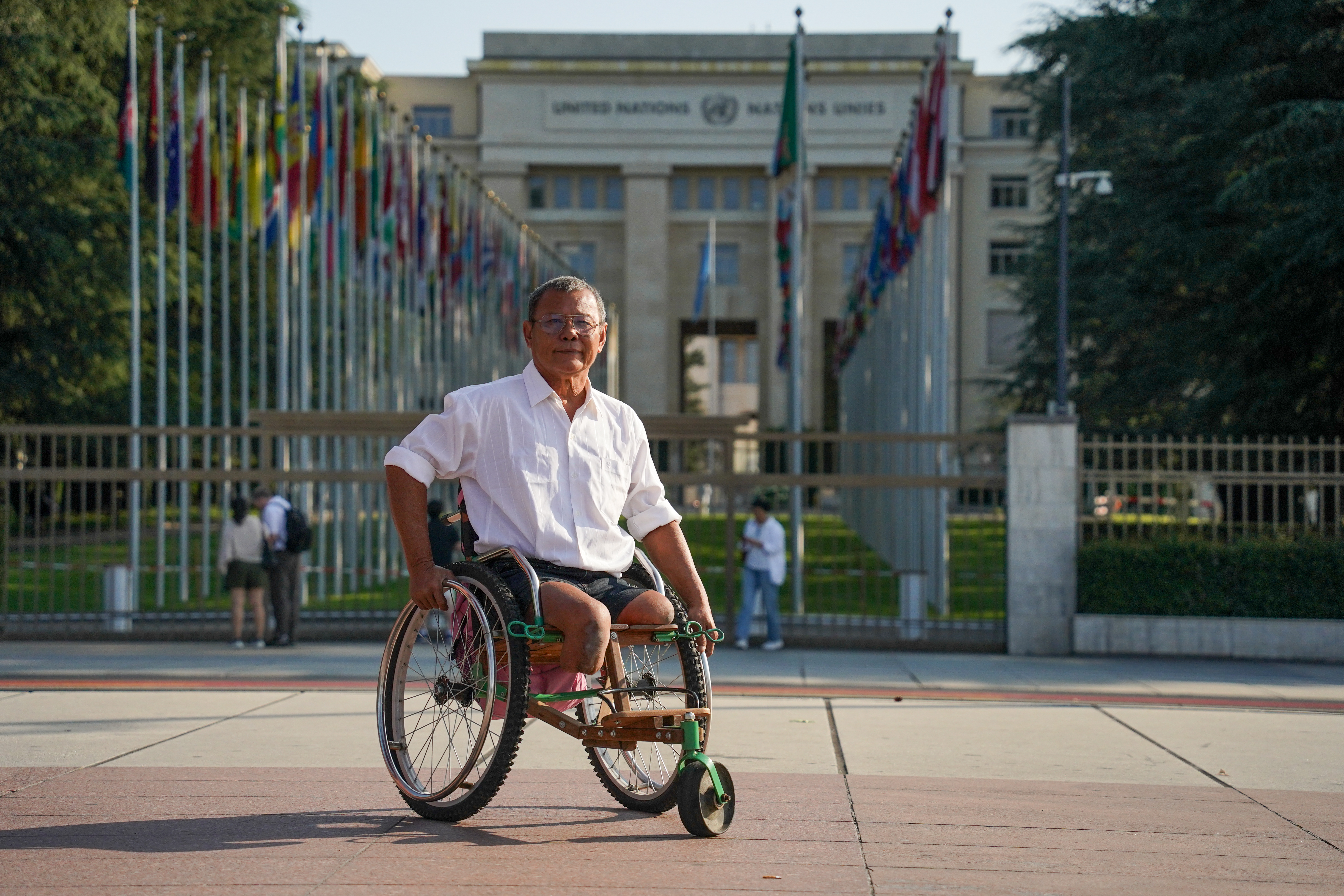 唐·桑纳雷释比任何人都更了解地雷造成的伤害-43年前他踩到了一枚地雷。如今,他梦想能有一个没有这类武器的世界。