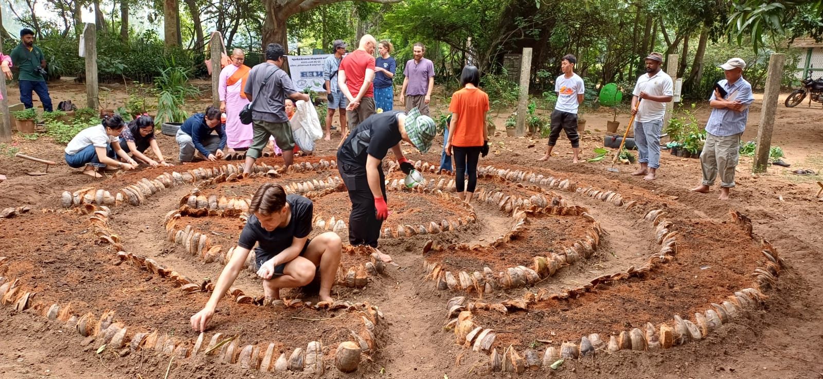 Linus lors d'une réunion de l'INEB à Auroville, en Inde.