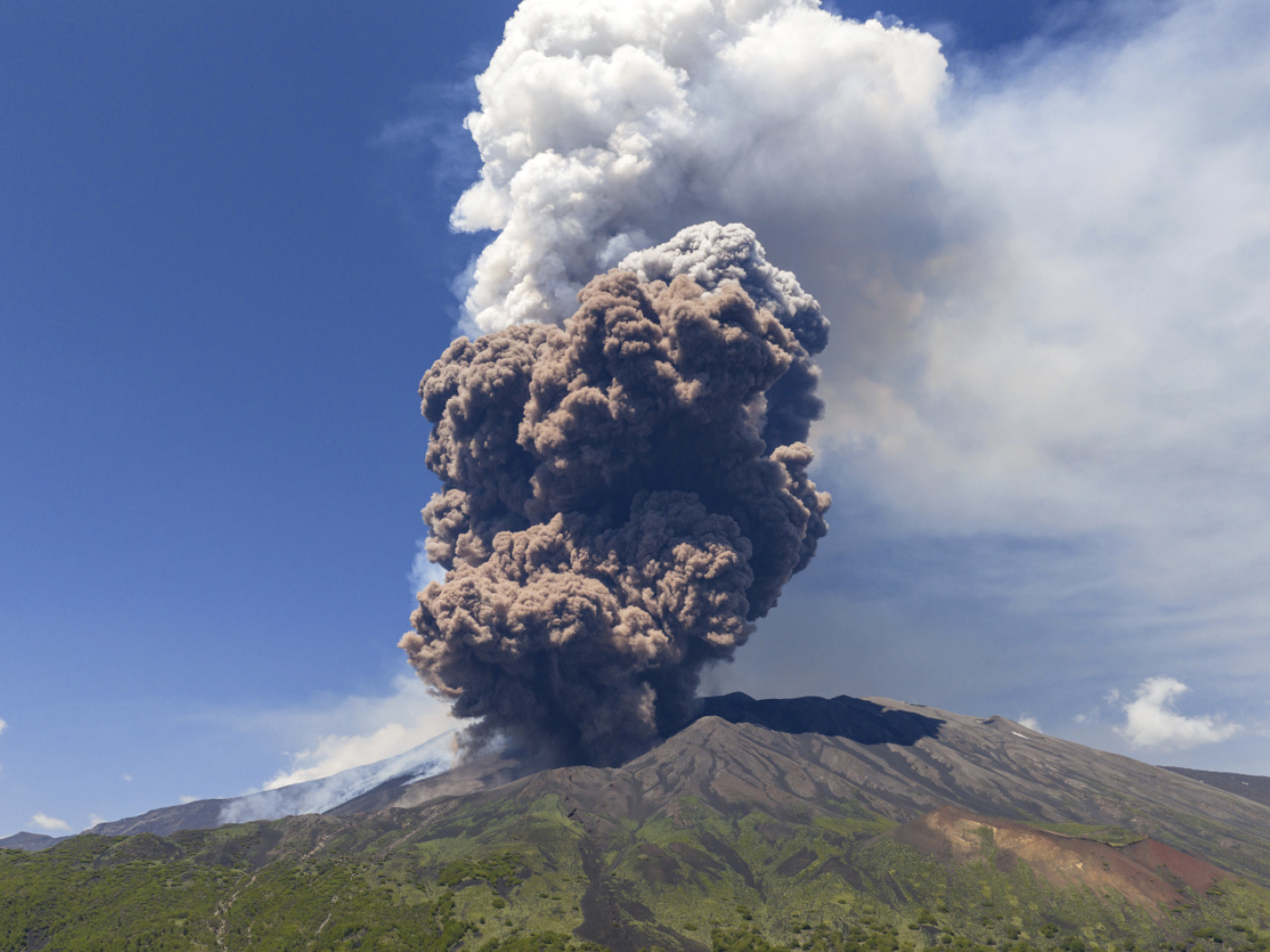 eruzione dell'etna