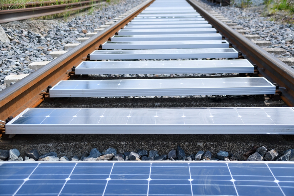 Solarzellen auf Eisenbahnschwellen