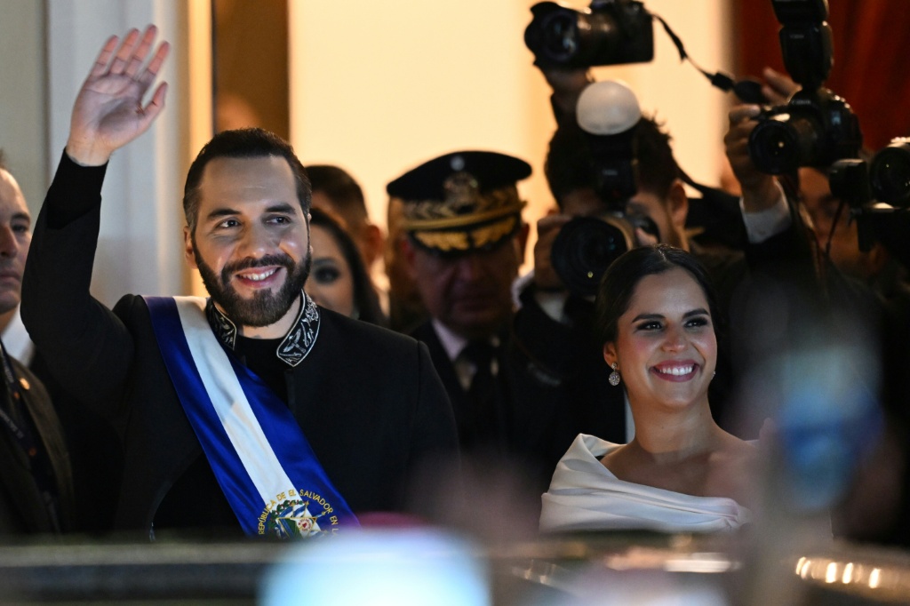 El presidente de El Salvador, Nayib Bukele, y su esposa, Gabriela Rodríguez de Bukele. Foto de archivo