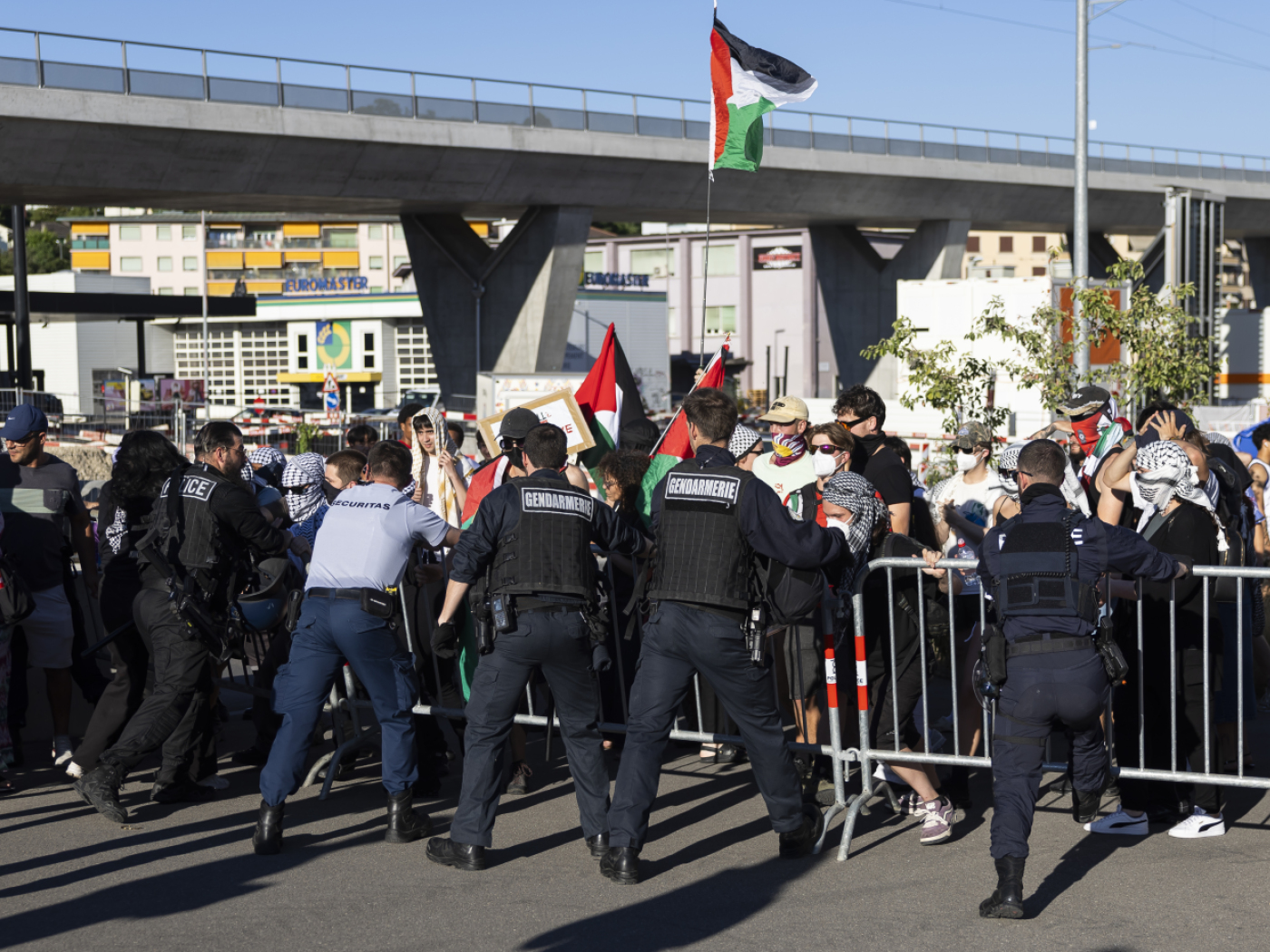 Palestine march prevented at Switzerland-Israel basketball match