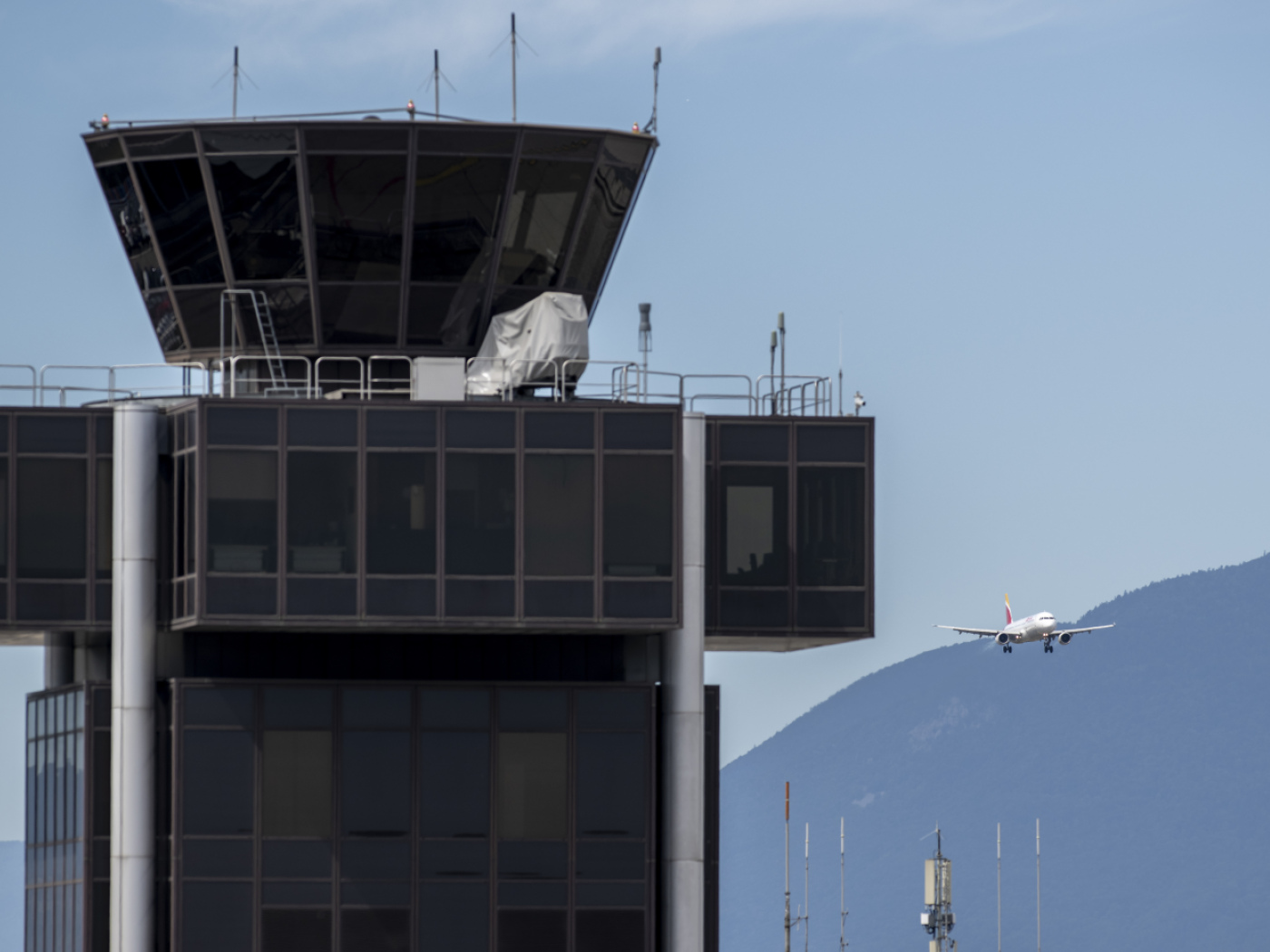 Skyguide reduces approaches at Geneva Airport as a precautionary measure