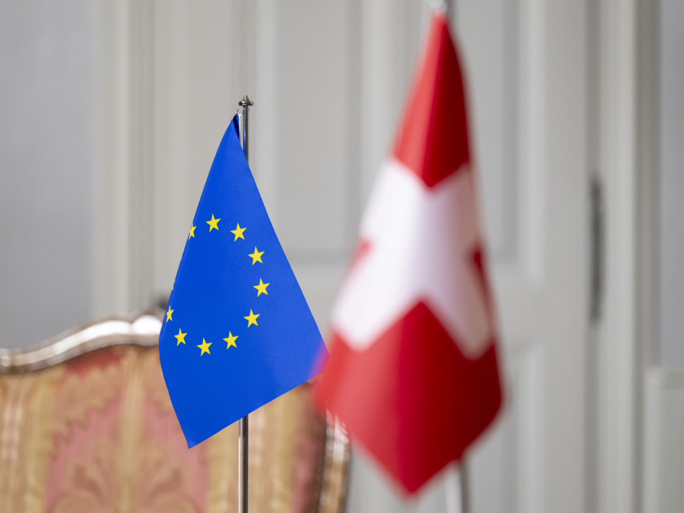 Swiss feel a stronger national than European connection
