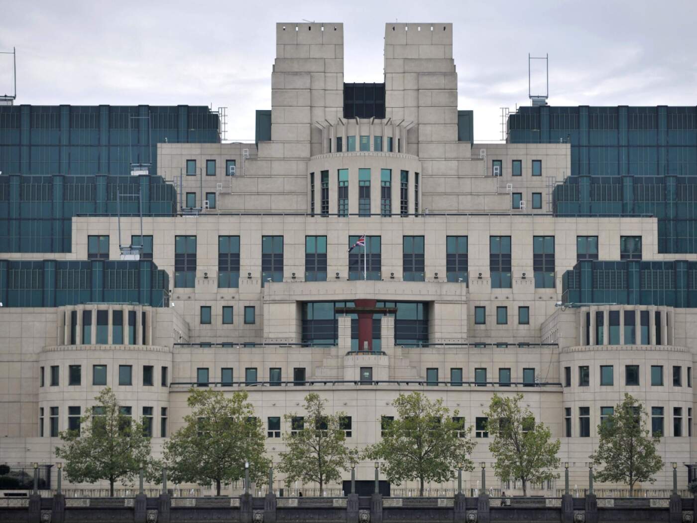 ancestor future mi6 chef spy