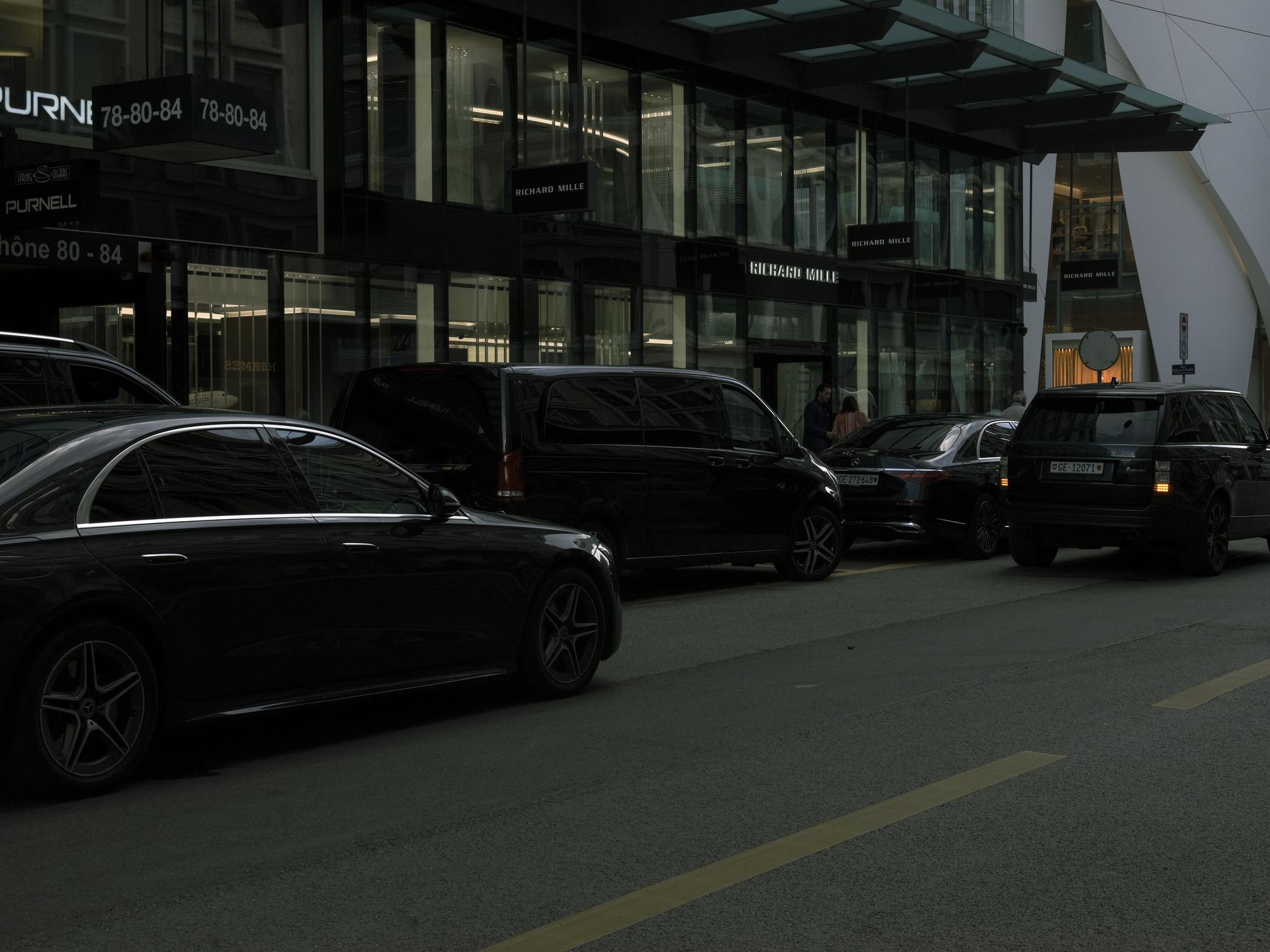 Rue du Rhône, Genève: de nombreuses sociétés commerciales, fiduciaires et banques suisses s’occupant d’avoirs russes y ont des bureaux et des locaux.