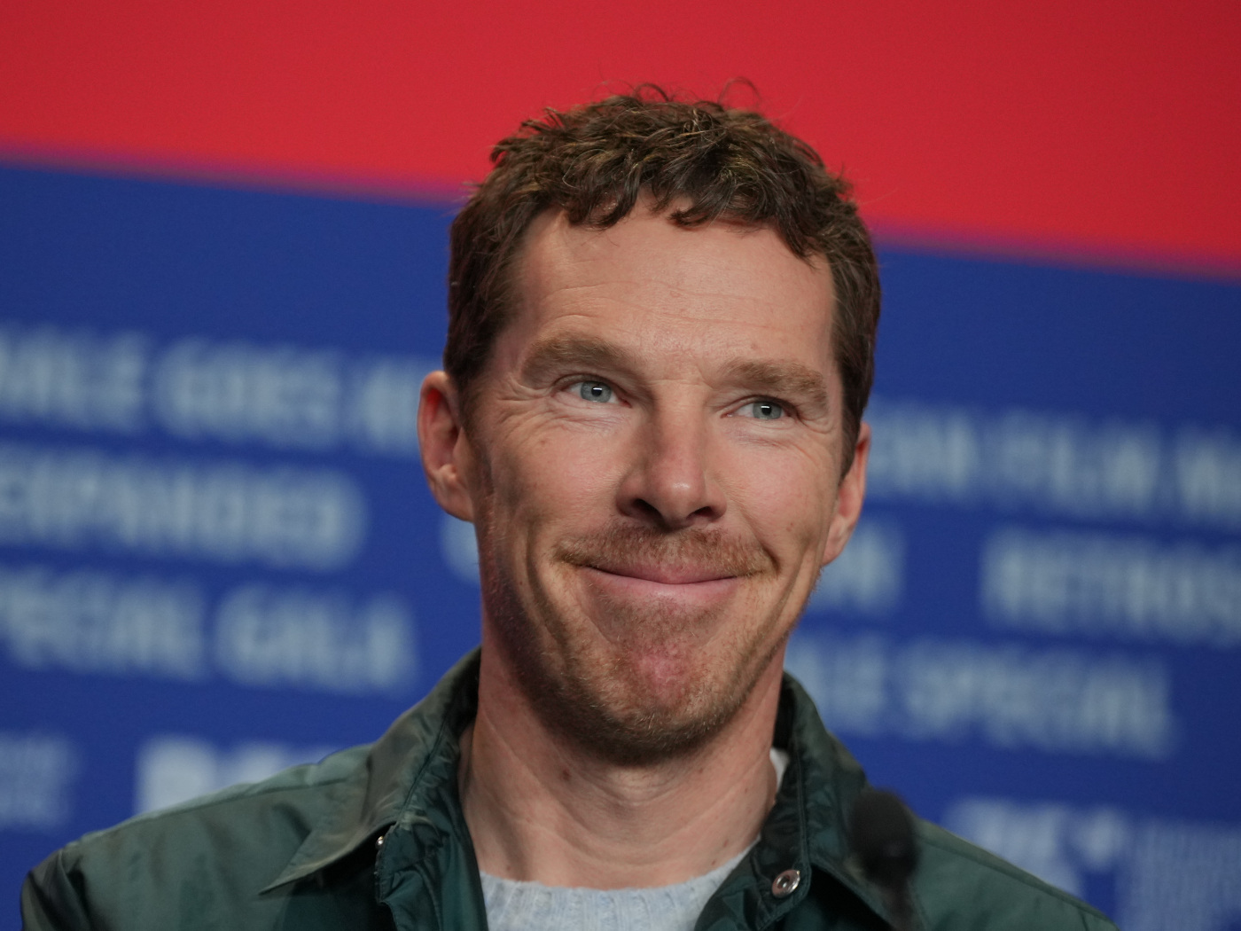 Benedict Cumberbatch receives award in Zurich