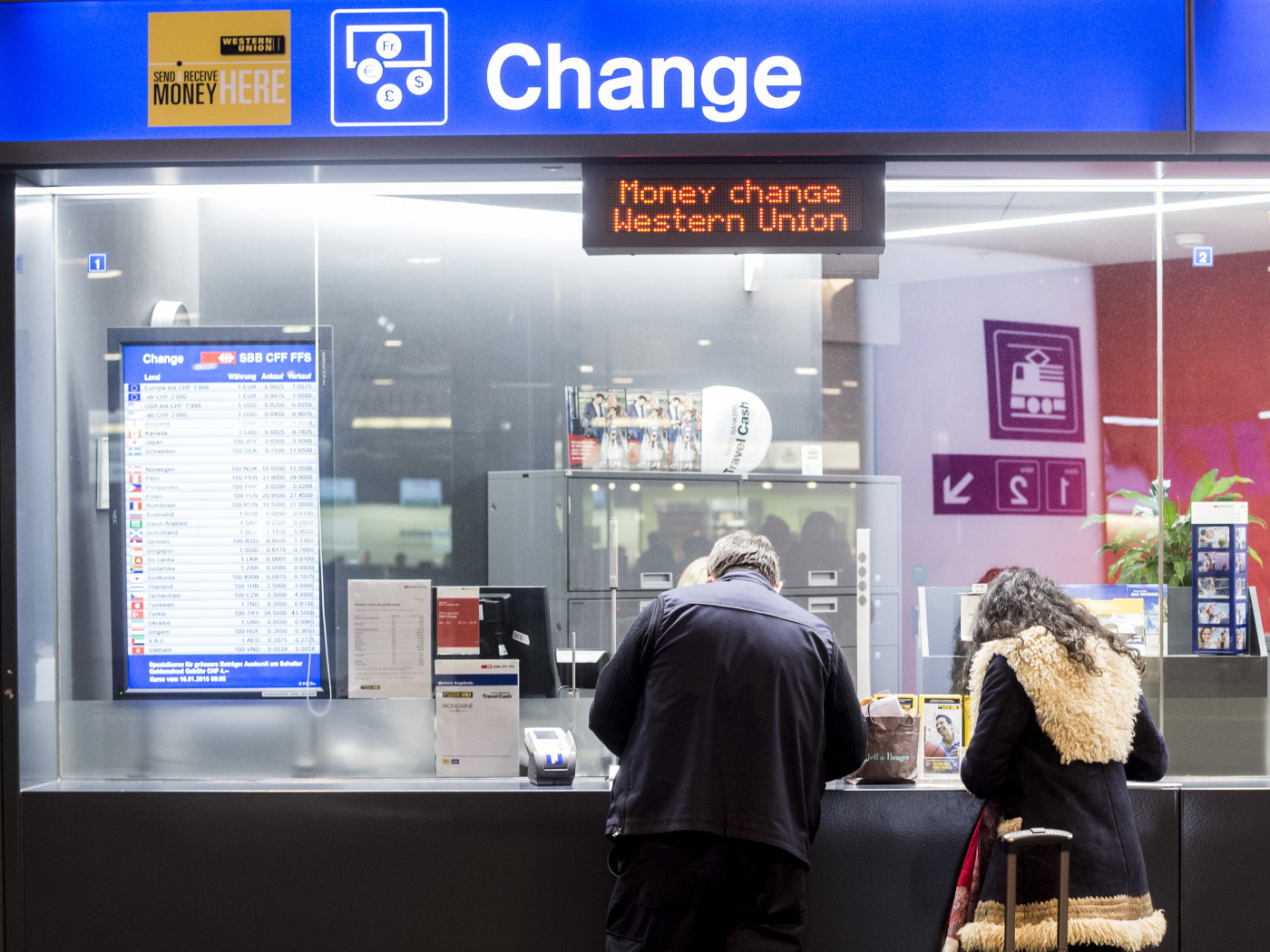 US dollar falls to its lowest level against the franc in 14 years