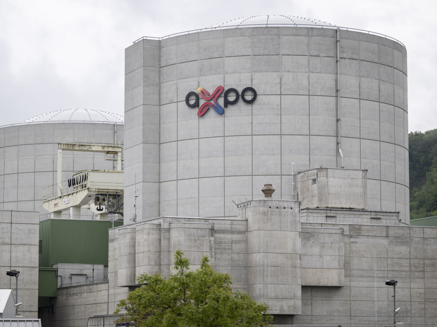 Beznau nuclear power plant shuts down one of its reactors due to the heat