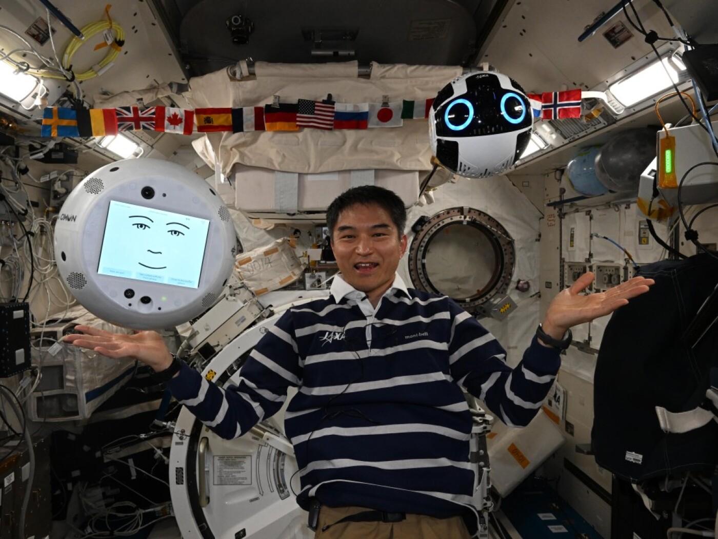 Two robots play hide-and-seek in space with Swiss help