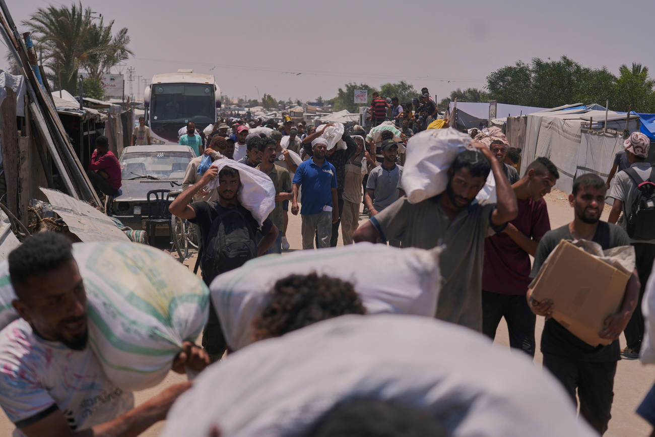 منذ إطلاقها مطلع العام الجاري، تعرضت المؤسسة لانتقادات حادة، لا سيما بعدما وصف فريق من المحققات والمحققين التابعين للأمم المتحدة إحدى مبادراتها لتوزيع المساعدات في غزة بأنها 'صادمة'، في أعقاب مقتل مئات الفلسطينيين خلال عمليات توزيع أشرفت عليها المؤسسة.