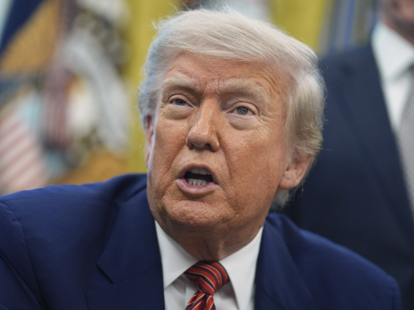 Swiss shares fall slightly after US tariff verdict against EU