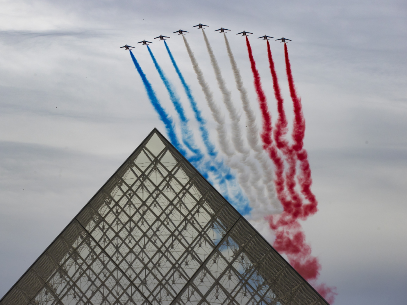 Premiere for Swiss Air Force on French National Day