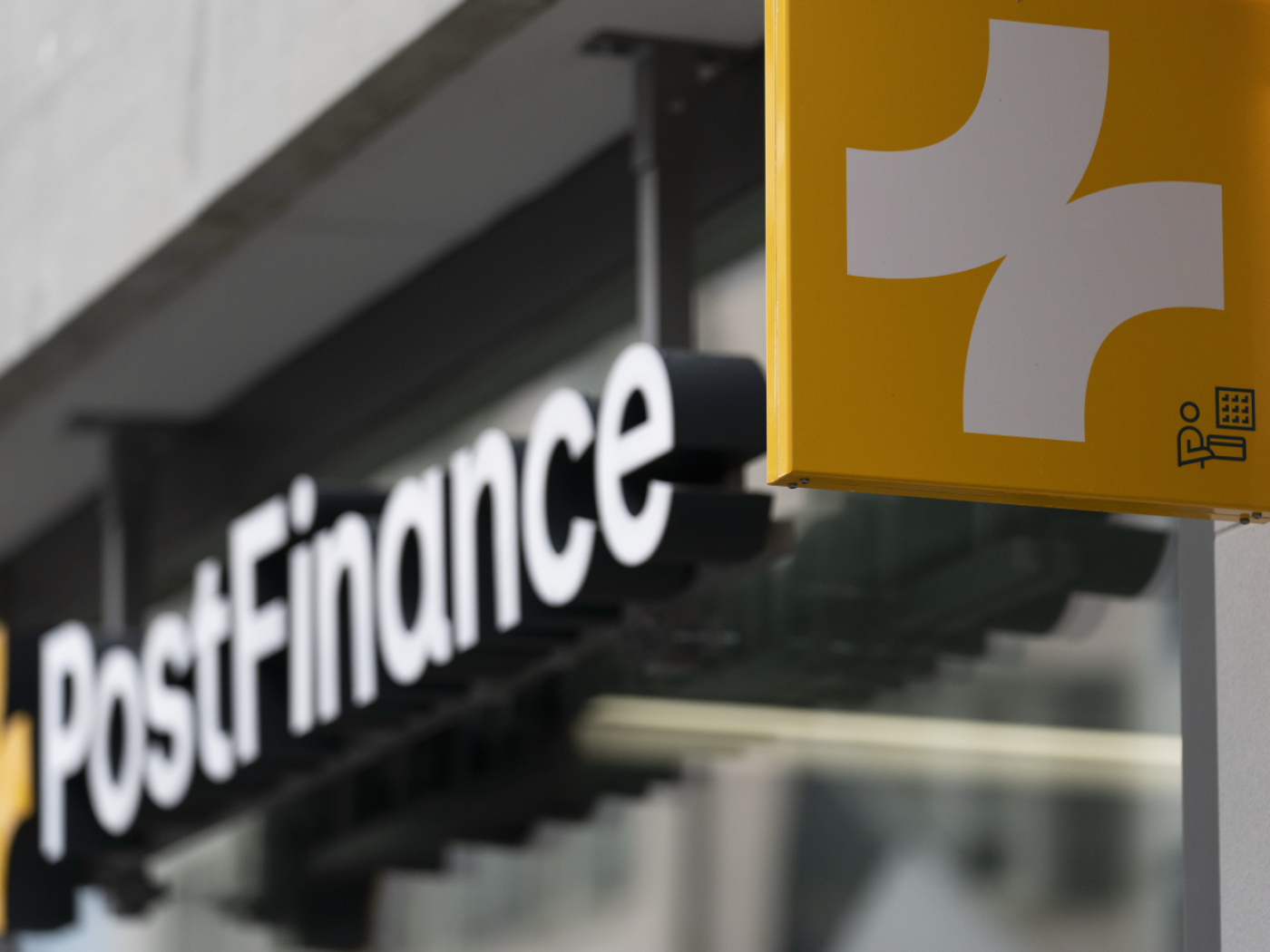 Postfinance announces fewer redundancies than planned