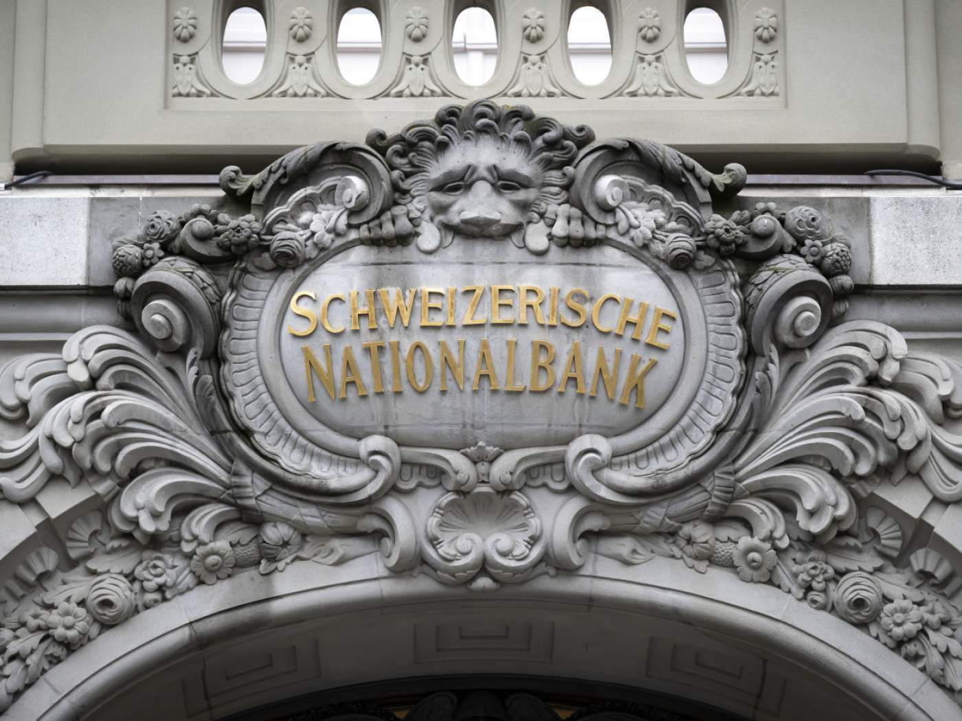 SNB posts loss of CHF 15.3 billion in the first half of the year