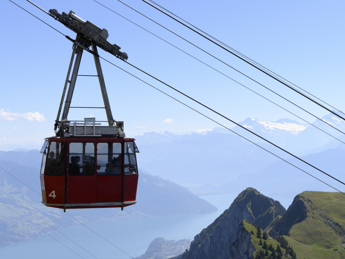 Schweizer Bergbahnen mit starkem Start in die Sommersaison - SWI ...