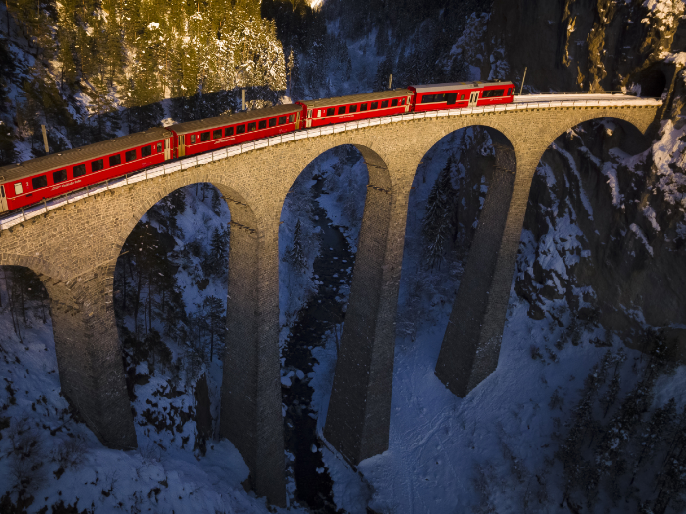 Albula line of the Rhaetian Railway is open again after rockfall