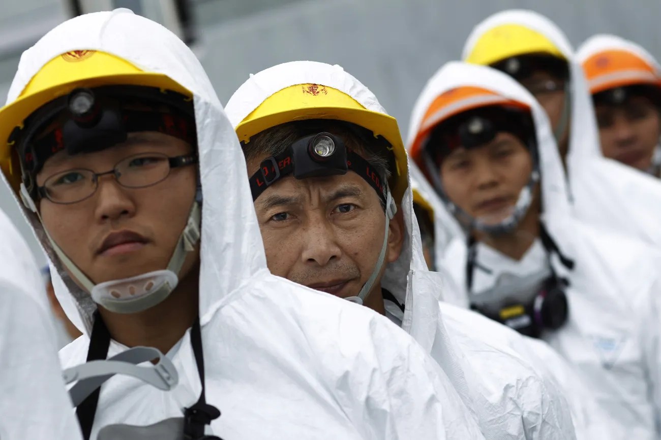 2011年5月在日本發生福島核外洩事件後不久，台灣核電廠的員工們參與緊急演習。