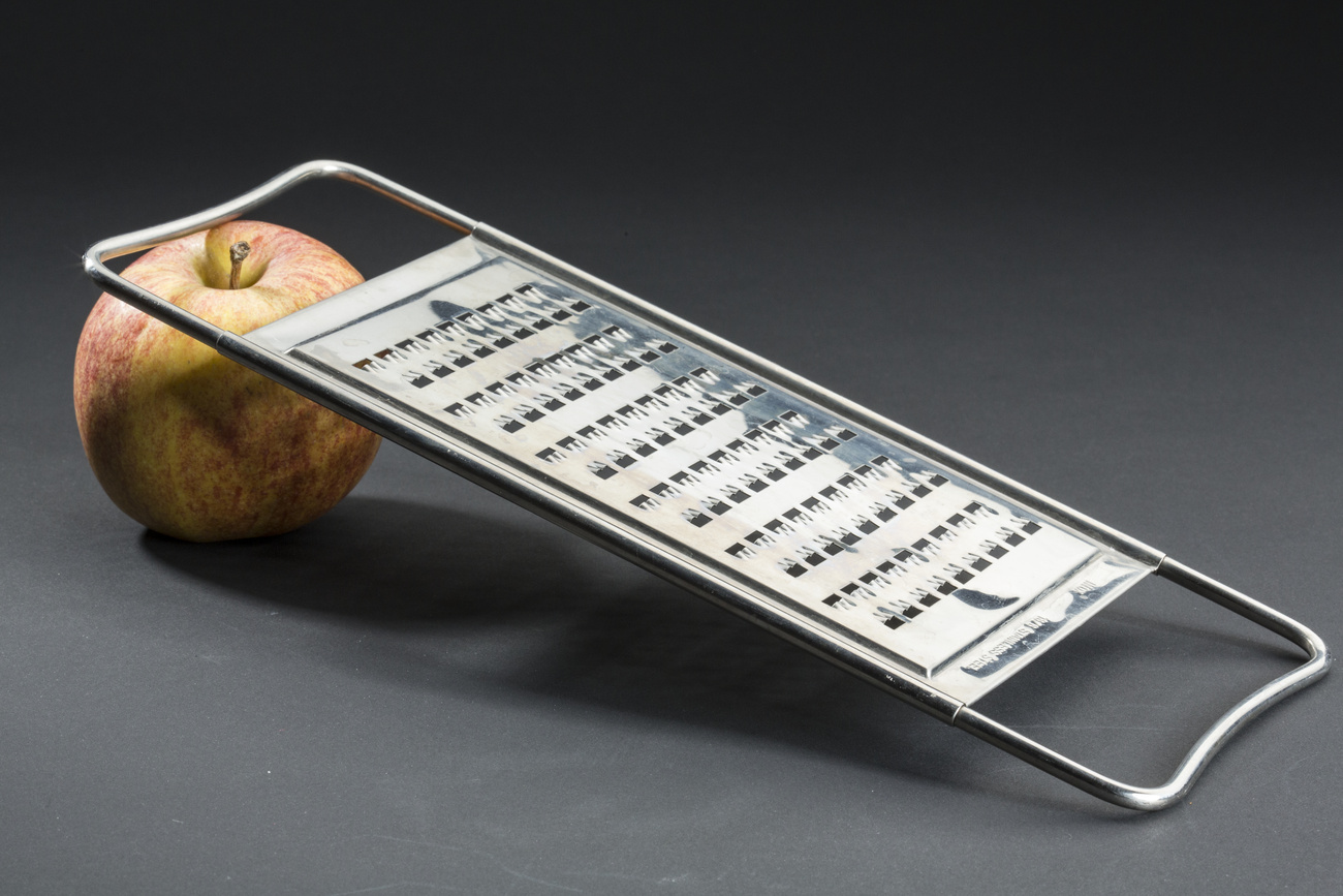 Incidentally, Bircher-Benner not only developed the Bircher muesli recipe but is also regarded as the inventor of the Bircher grater, which can be used to grate the ingredients for the muesli.