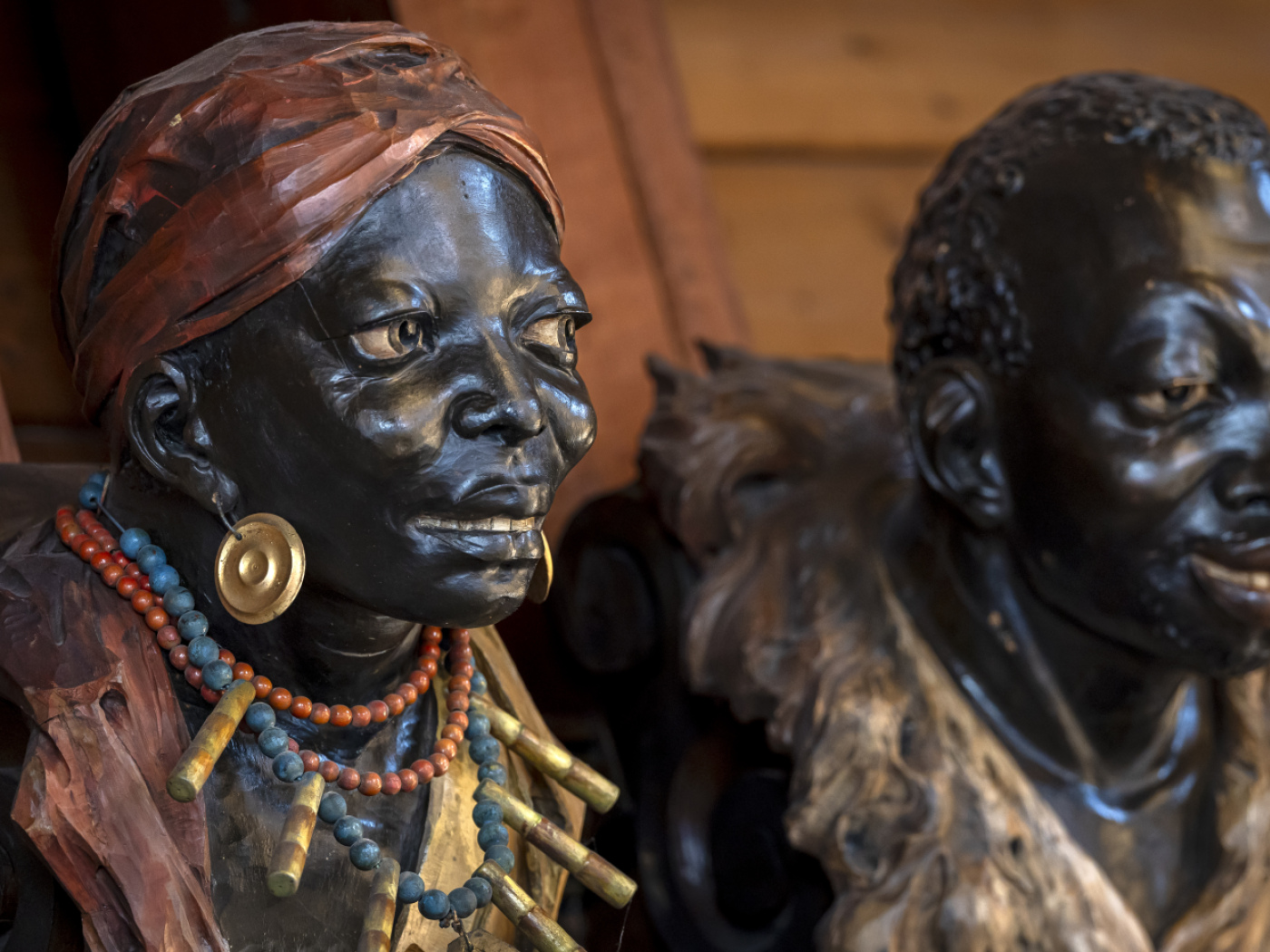 Figurine heads in Zurich school building are not considered discriminatory