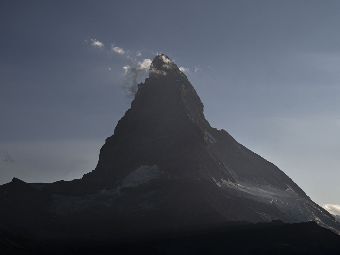 Mountaineer falls to his death on the Matterhorn VS