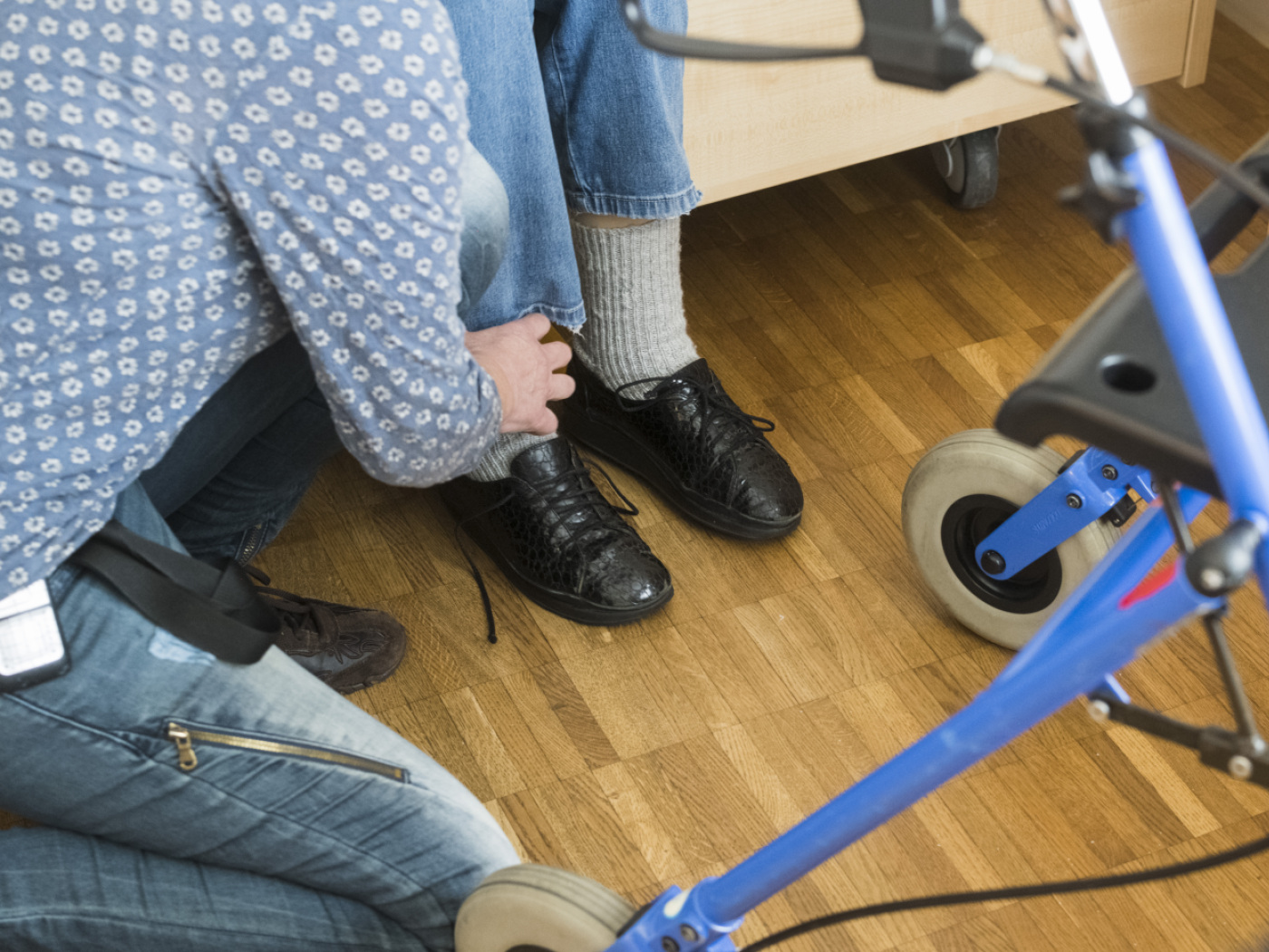 Volunteering increases your own well-being according to survey