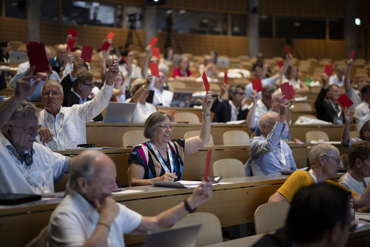 I e le delegate durante una votazione.