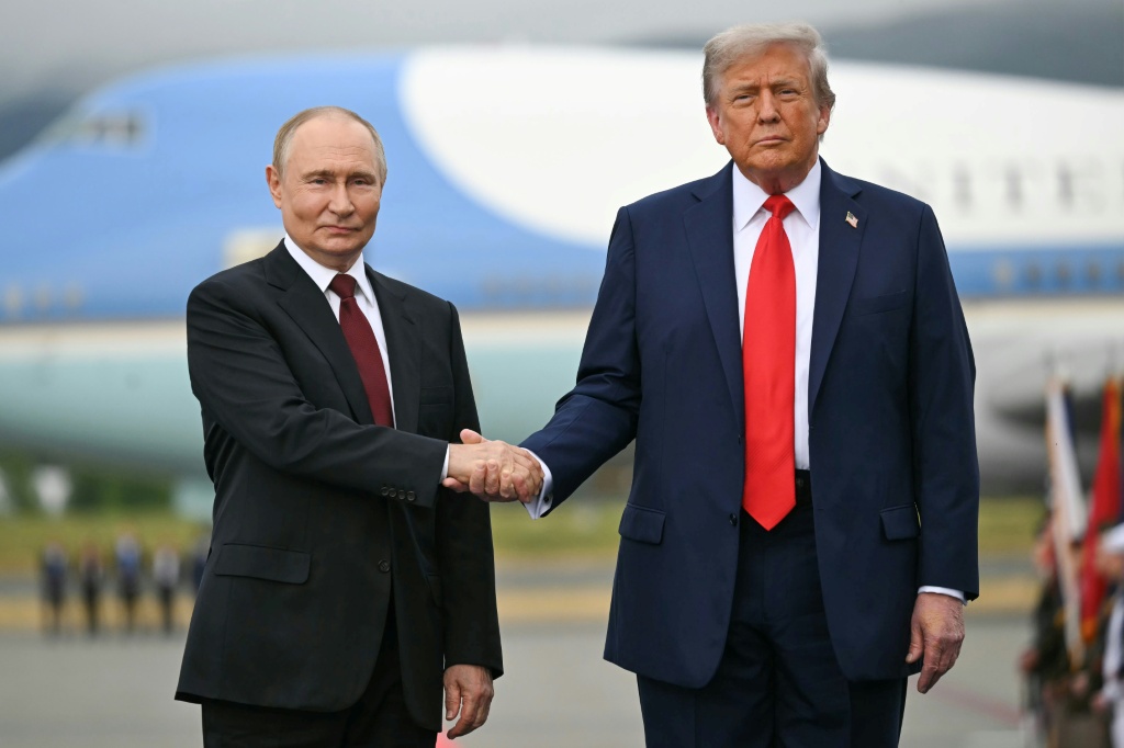 Rusos optimistas tras el encuentro Trump-Putin - SWI swissinfo.ch