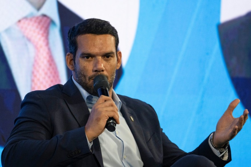 69xx9g3-item01-ipad-89861810