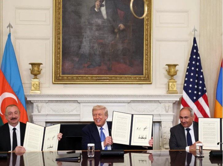 Трамп заявил, что «наконец удалось заключить мир», Алиев говорил о «вечном мире на Кавказе», а Пашинян — о «значимой вехе».