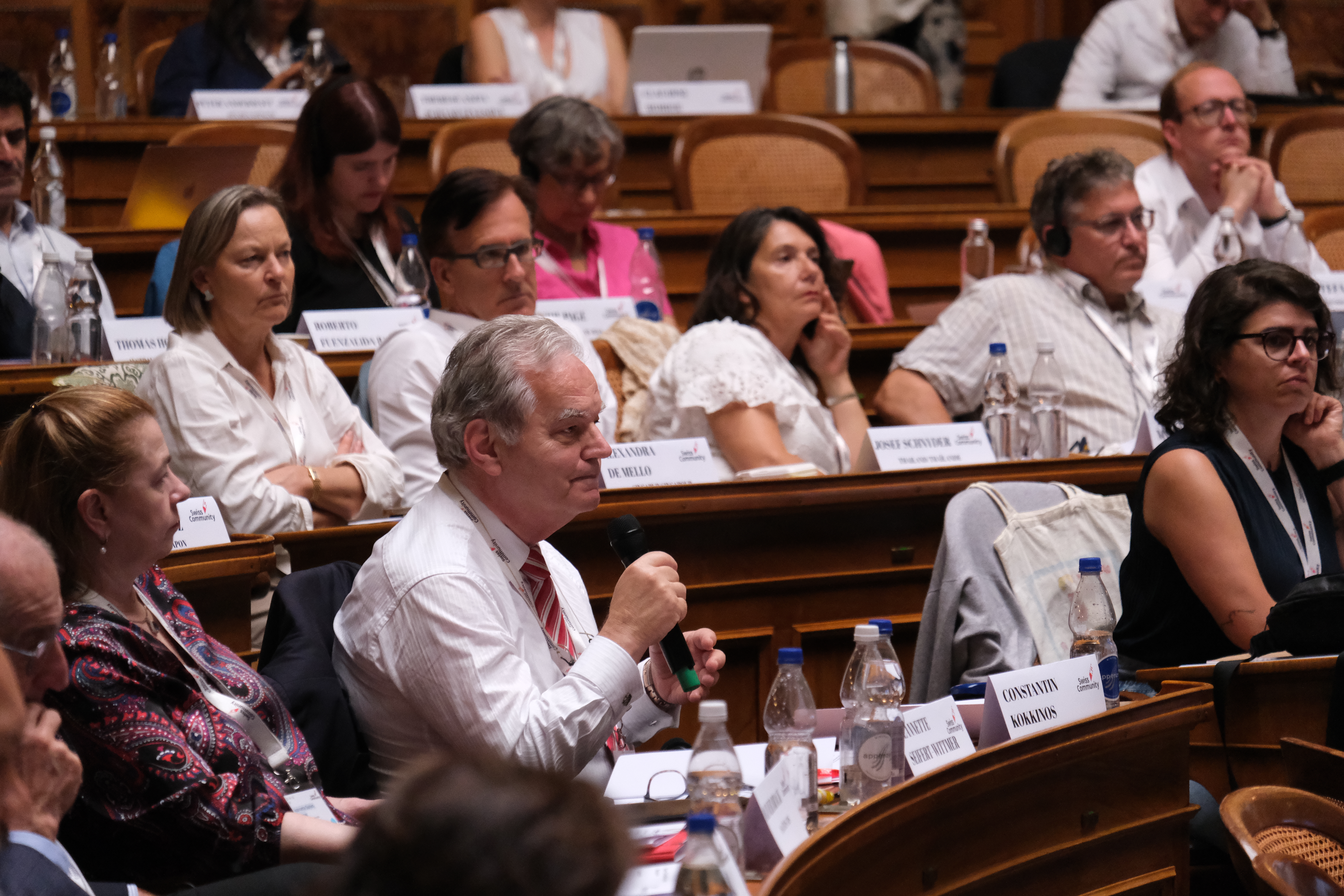 Il Consiglio degli Svizzeri all'estero ha adottato sabato una risoluzione a favore dell'e-ID