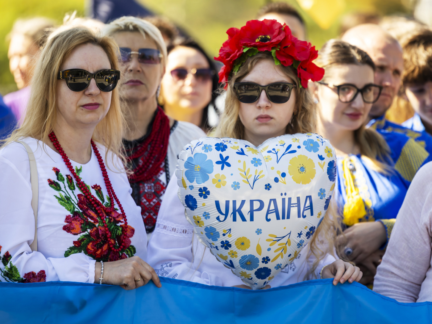 Hundreds march in Geneva to mark Ukraine's Independence Day